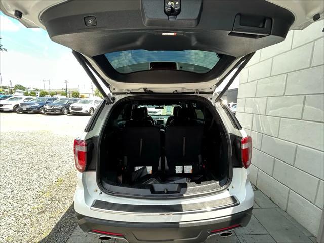 Photo of 2018 White Ford Explorer