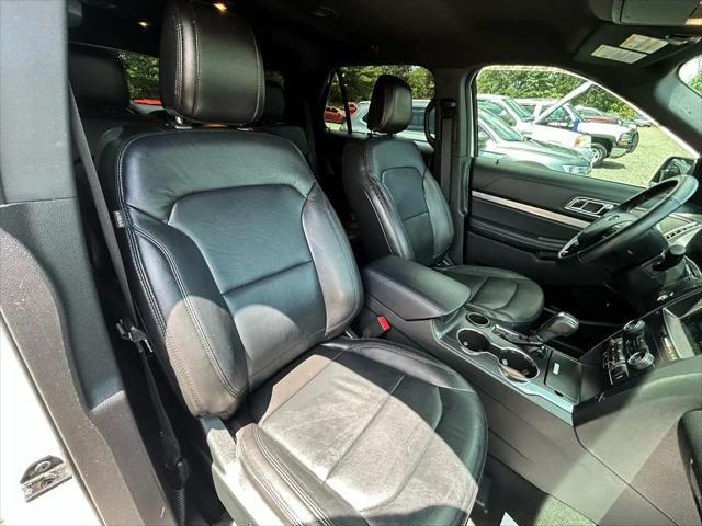 Photo of 2018 White Ford Explorer