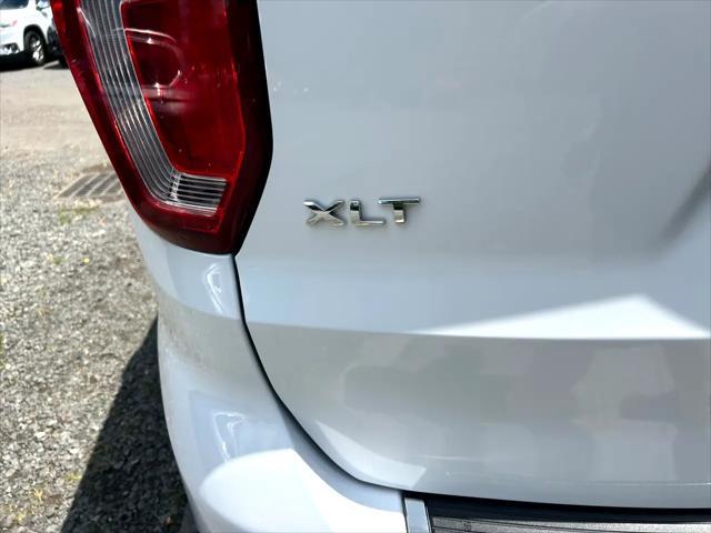 Photo of 2018 White Ford Explorer
