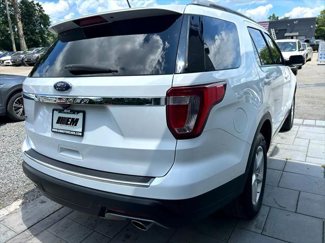 Photo of 2018 White Ford Explorer