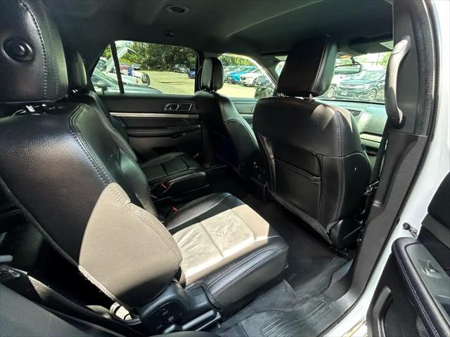 Photo of 2018 White Ford Explorer