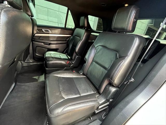 Photo of 2018 White Ford Explorer