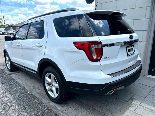 Photo of 2018 White Ford Explorer