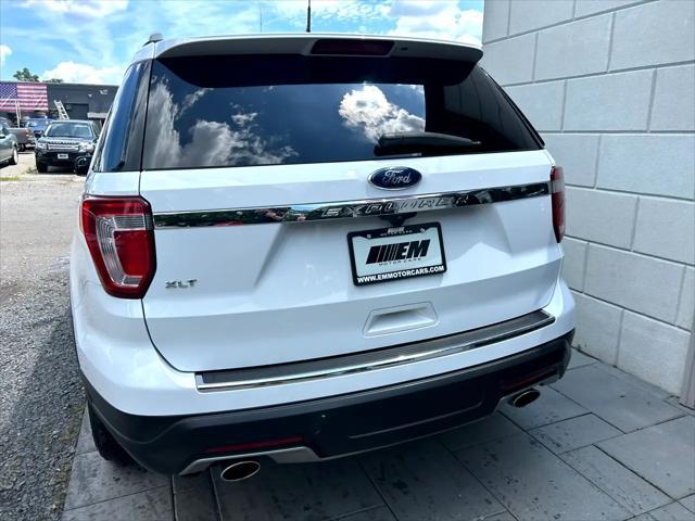 Photo of 2018 White Ford Explorer
