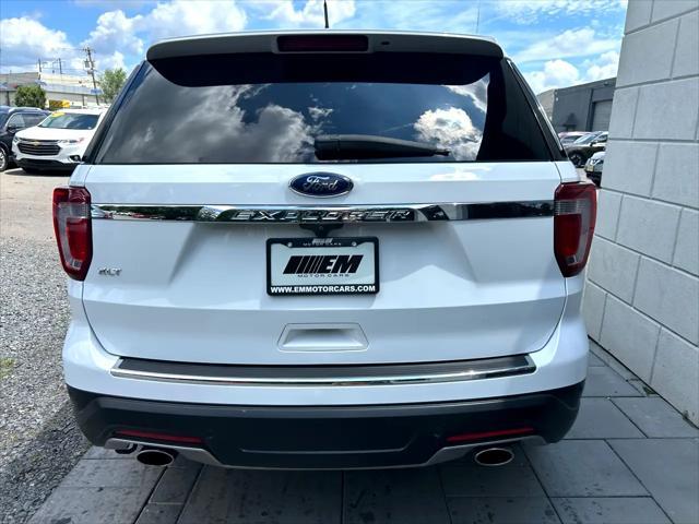Photo of 2018 White Ford Explorer