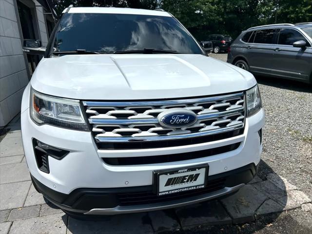 Photo of 2018 White Ford Explorer
