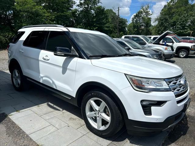 Photo of 2018 White Ford Explorer