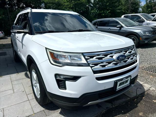 Photo of 2018 White Ford Explorer