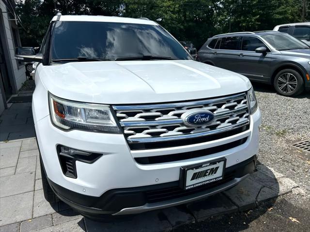 Photo of 2018 White Ford Explorer