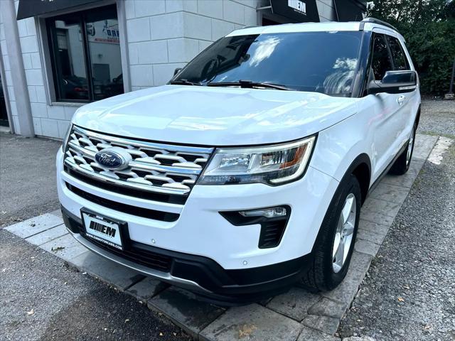 Photo of 2018 White Ford Explorer