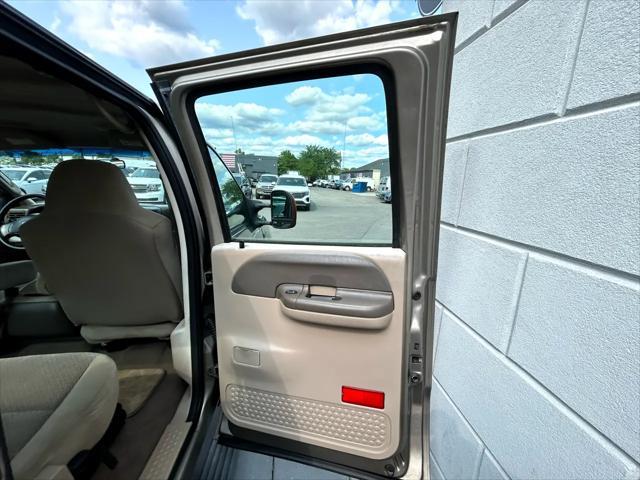 Photo of 2004 Gold Ford F-250