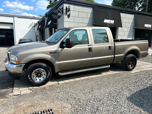 Photo of 2004 Gold Ford F-250