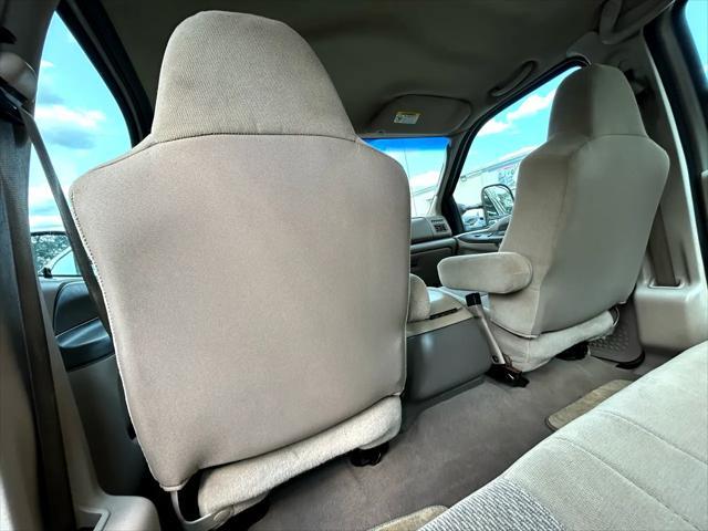 Photo of 2004 Gold Ford F-250