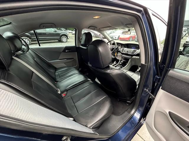 Photo of 2017 Obsidian Blue Pearl Honda Accord