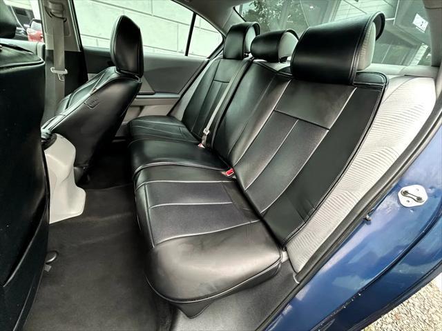 Photo of 2017 Obsidian Blue Pearl Honda Accord