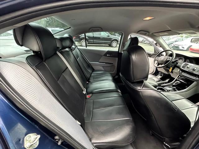 Photo of 2017 Obsidian Blue Pearl Honda Accord