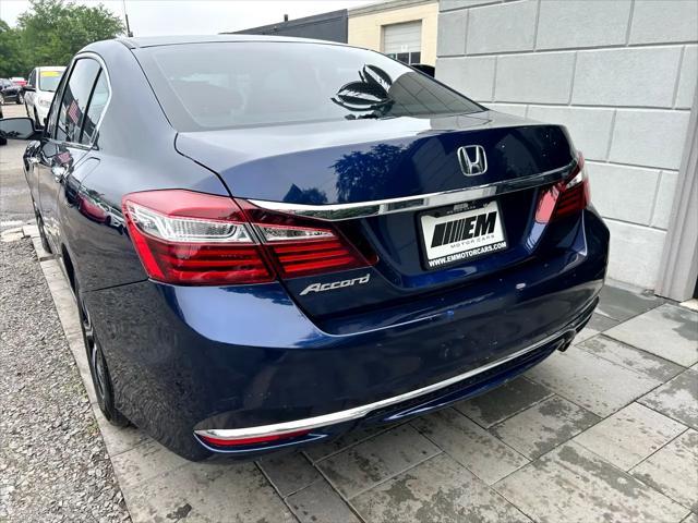 Photo of 2017 Obsidian Blue Pearl Honda Accord