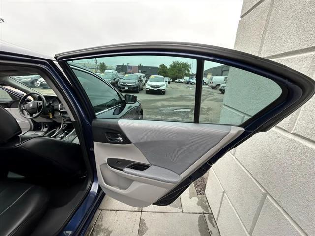 Photo of 2017 Obsidian Blue Pearl Honda Accord