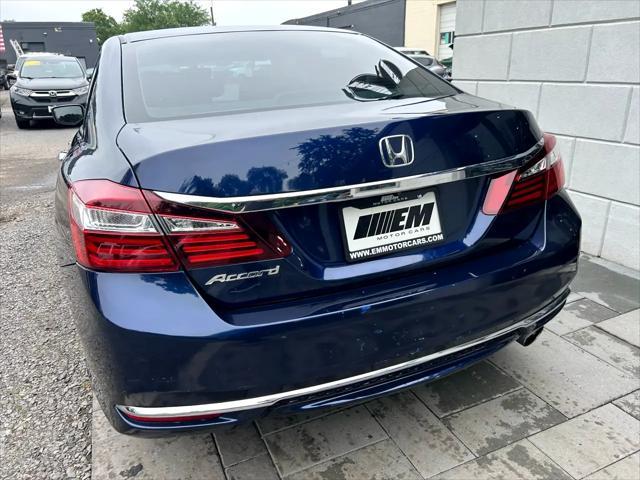 Photo of 2017 Obsidian Blue Pearl Honda Accord