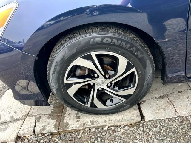 Photo of 2017 Obsidian Blue Pearl Honda Accord