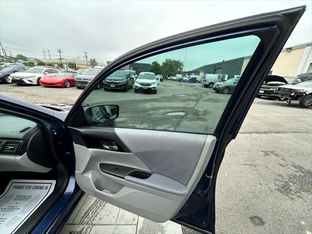 Photo of 2017 Obsidian Blue Pearl Honda Accord