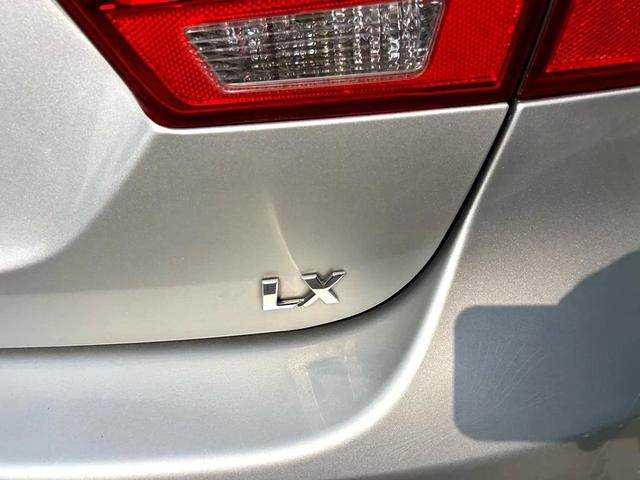 Photo of 2009 Silver Kia Optima