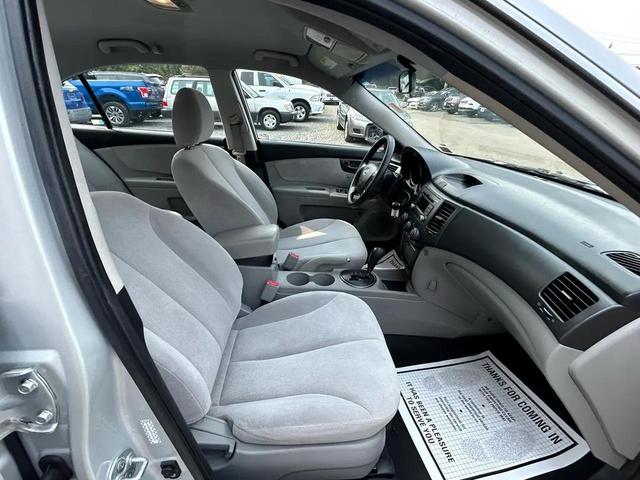 Photo of 2009 Silver Kia Optima