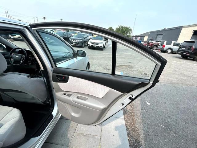 Photo of 2009 Silver Kia Optima