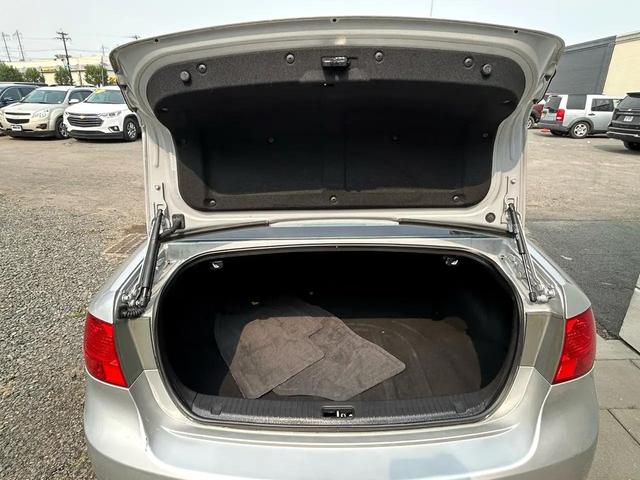 Photo of 2009 Silver Kia Optima