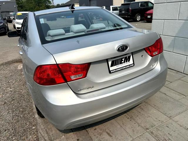 Photo of 2009 Silver Kia Optima