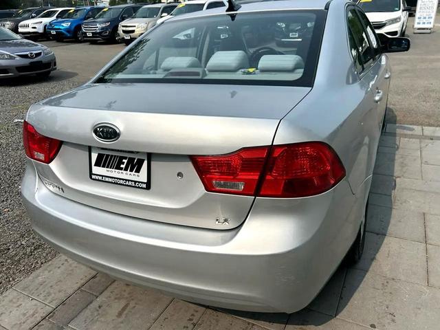 Photo of 2009 Silver Kia Optima