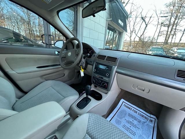 Photo of 2006 Sandstone Metallic Chevrolet Cobalt