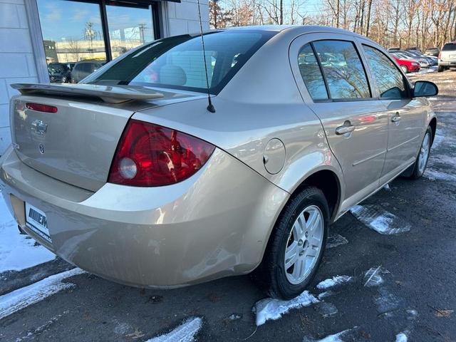 Photo of 2006 Sandstone Metallic Chevrolet Cobalt