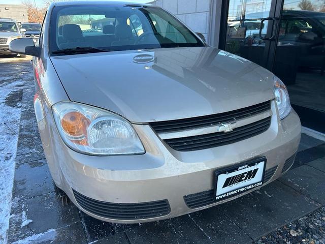 Photo of 2006 Sandstone Metallic Chevrolet Cobalt