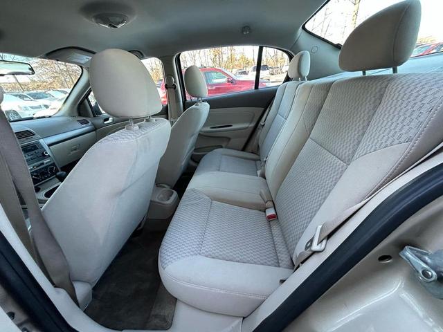Photo of 2006 Sandstone Metallic Chevrolet Cobalt