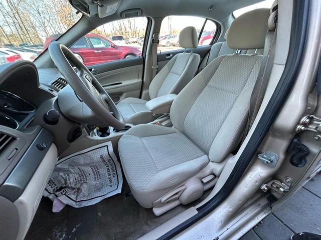 Photo of 2006 Sandstone Metallic Chevrolet Cobalt