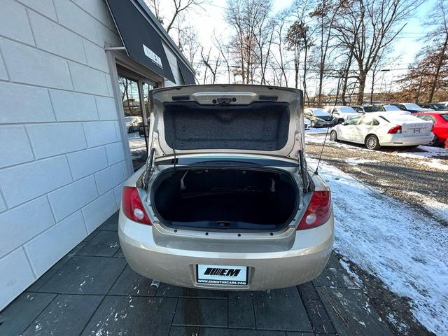 Photo of 2006 Sandstone Metallic Chevrolet Cobalt