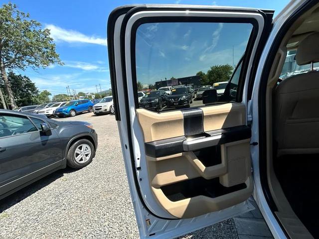 Photo of 2015 Oxford White Ford F-150