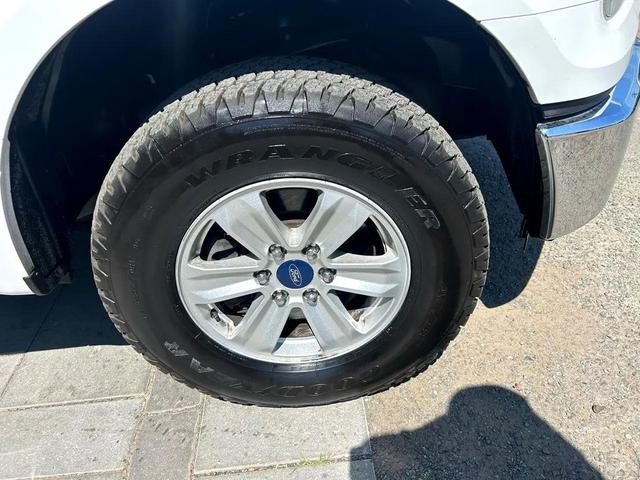 Photo of 2015 Oxford White Ford F-150