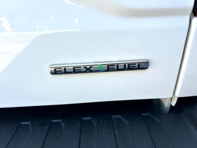 Photo of 2015 Oxford White Ford F-150