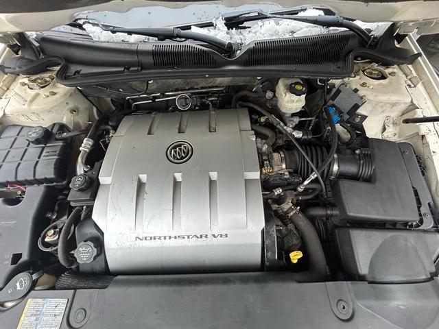 Photo of 2006 White Gold Flash Tricoat Buick Lucerne
