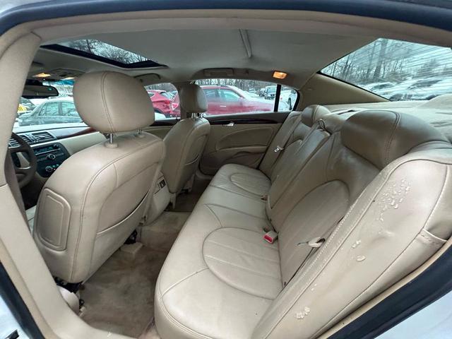 Photo of 2006 White Gold Flash Tricoat Buick Lucerne