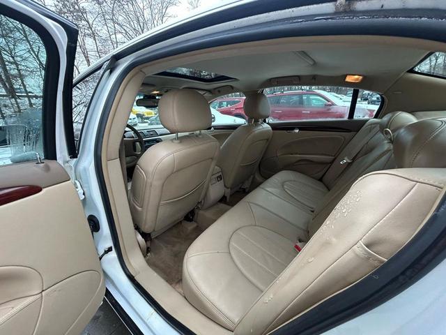 Photo of 2006 White Gold Flash Tricoat Buick Lucerne