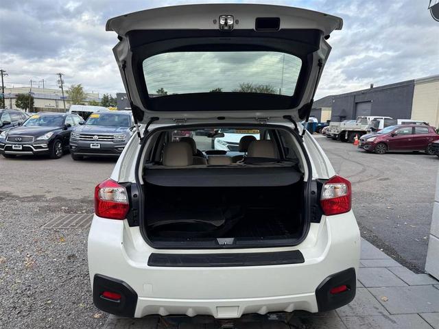 Photo of 2017 Crystal White Pearl Subaru Crosstrek