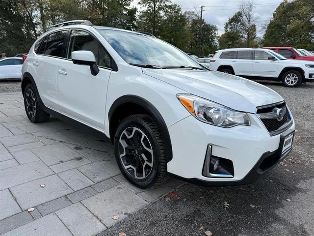 Photo of 2017 Crystal White Pearl Subaru Crosstrek