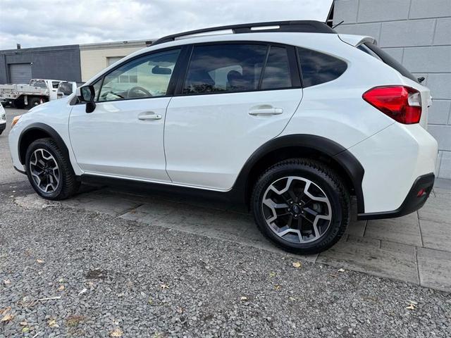Photo of 2017 Crystal White Pearl Subaru Crosstrek
