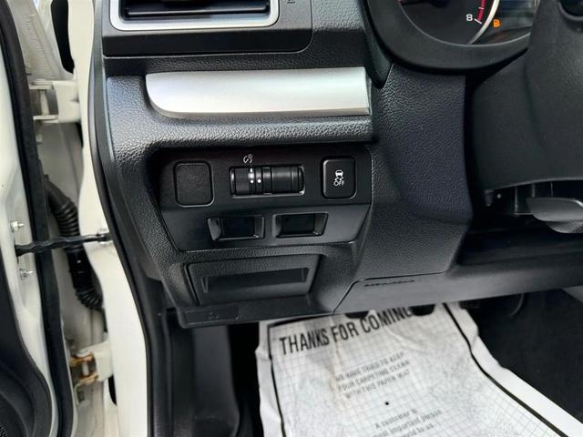 Photo of 2017 Crystal White Pearl Subaru Crosstrek