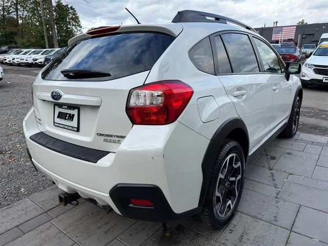 Photo of 2017 Crystal White Pearl Subaru Crosstrek