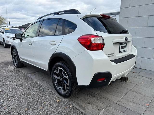 Photo of 2017 Crystal White Pearl Subaru Crosstrek