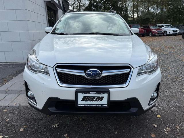 Photo of 2017 Crystal White Pearl Subaru Crosstrek